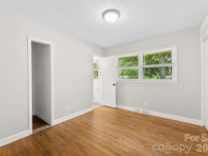 619 Greenbriar Avenue, Rock Hill, SC 29730.  MLS# CAR4387824, YatesRealty ID 27604. 