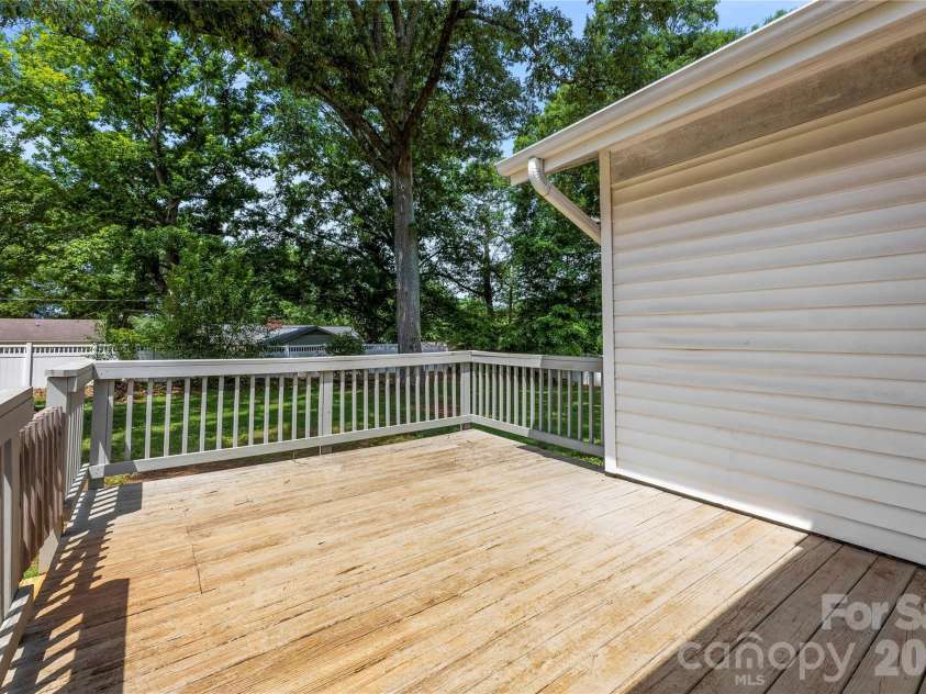 619 Greenbriar Avenue, Rock Hill, SC 29730.  MLS# CAR4387824, YatesRealty ID 27604. 