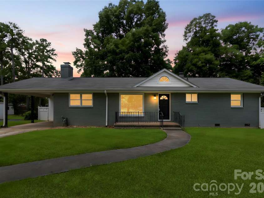 619 Greenbriar Avenue, Rock Hill, SC 29730.  MLS# CAR4387824, YatesRealty ID 27604. 