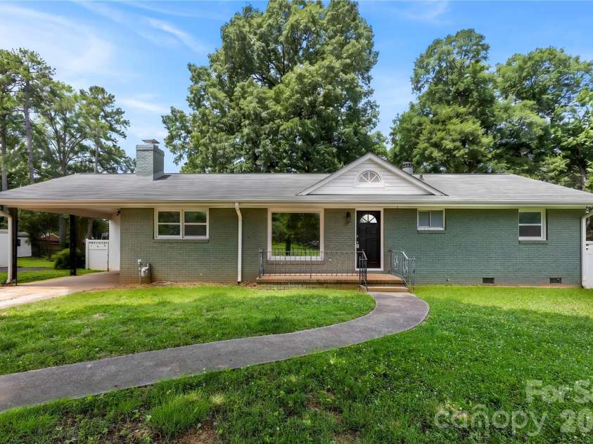 619 Greenbriar Avenue, Rock Hill, SC 29730.  MLS# CAR4387824, YatesRealty ID 27604. 