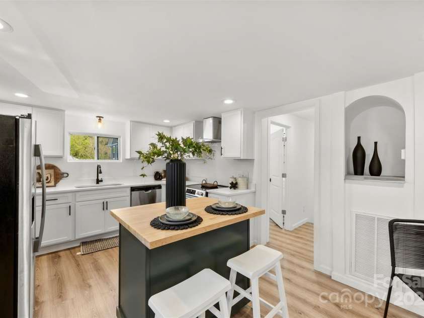 300 Cherry Street, Belmont, NC 28012.  MLS# CAR4269451, YatesRealty ID 27605. 