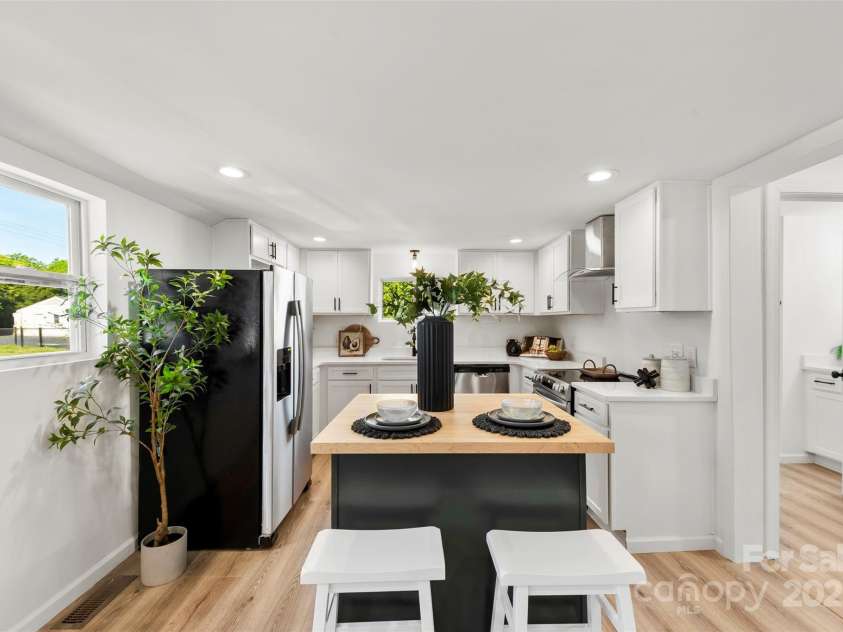 300 Cherry Street, Belmont, NC 28012.  MLS# CAR4269451, YatesRealty ID 27605. 