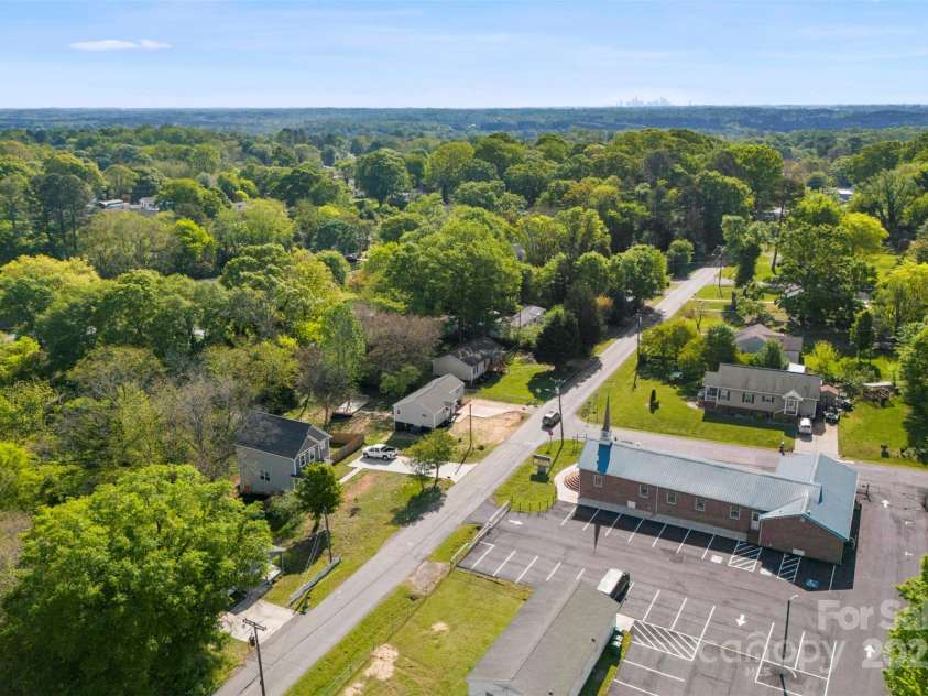 300 Cherry Street, Belmont, NC 28012.  MLS# CAR4269451, YatesRealty ID 27605. 