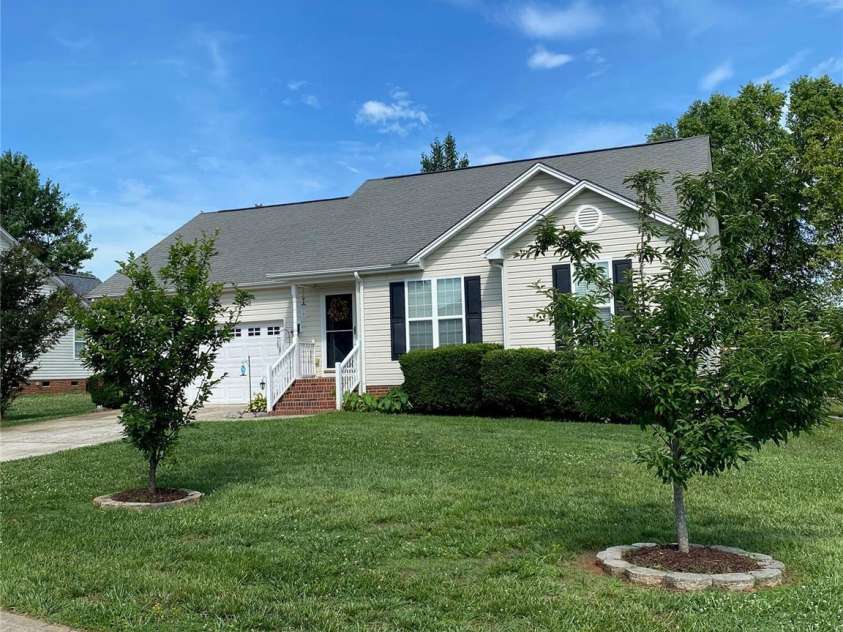 2017 Longhorn Drive, Dallas, NC 28034.  MLS# CAR4383813, YatesRealty ID 27606. 