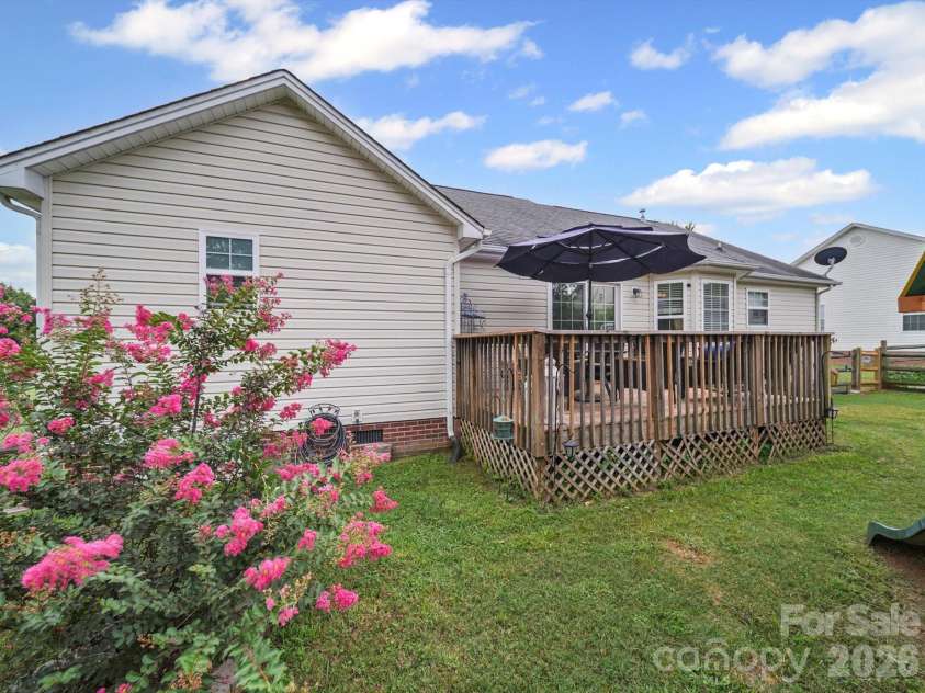2017 Longhorn Drive, Dallas, NC 28034.  MLS# CAR4383813, YatesRealty ID 27606. 
