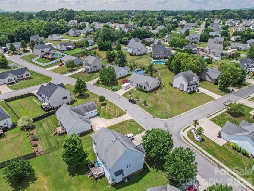 2017 Longhorn Drive, Dallas, NC 28034.  MLS# CAR4383813, YatesRealty ID 27606. 