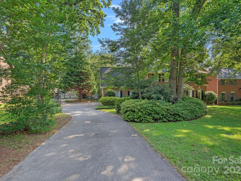 2358 Sparrow Drive, Rock Hill, SC 29732.  MLS# CAR4275988, YatesRealty ID 27607. 