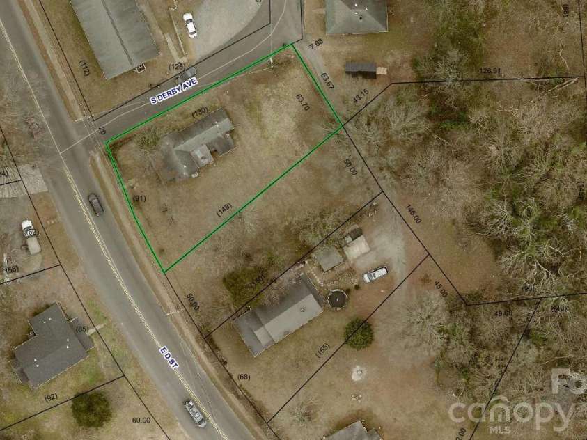 430 D Street, Newton, NC 28658.  MLS# CAR4384977, YatesRealty ID 27607. 