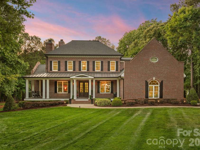 121 Willow Bend Court, Mooresville, NC 28117.  MLS# CAR4376613, YatesRealty ID 27608. 