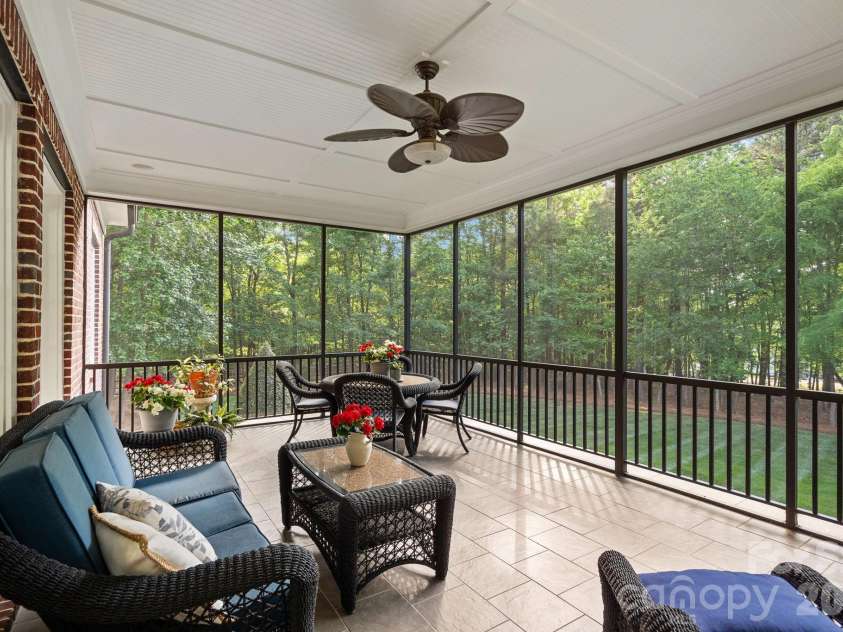 121 Willow Bend Court, Mooresville, NC 28117.  MLS# CAR4376613, YatesRealty ID 27608. 