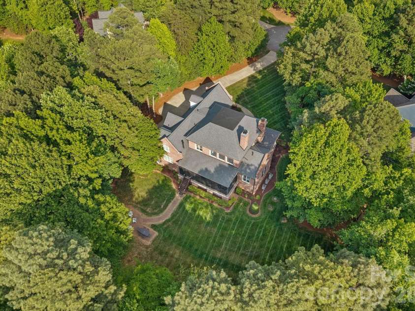 121 Willow Bend Court, Mooresville, NC 28117.  MLS# CAR4376613, YatesRealty ID 27608. 