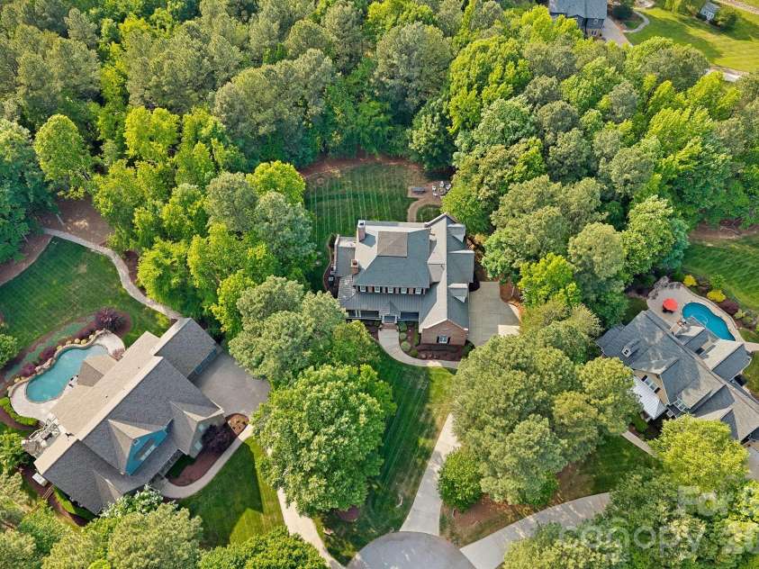 121 Willow Bend Court, Mooresville, NC 28117.  MLS# CAR4376613, YatesRealty ID 27608. 