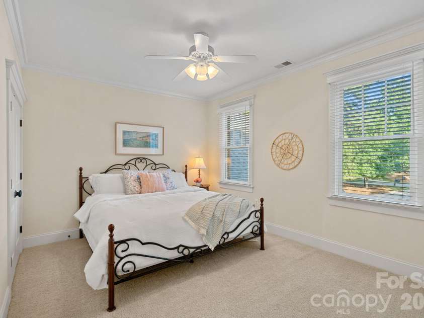 121 Willow Bend Court, Mooresville, NC 28117.  MLS# CAR4376613, YatesRealty ID 27608. 