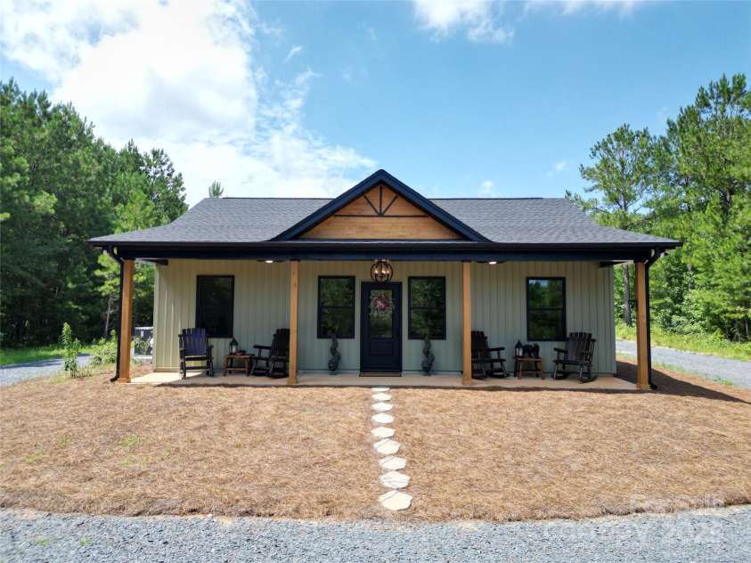 425 MARTIN Road, Wadesboro, NC 28170.  MLS# CAR4280277, YatesRealty ID 27608. 