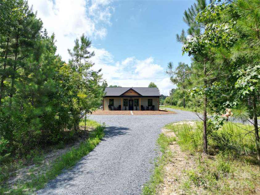 425 MARTIN Road, Wadesboro, NC 28170.  MLS# CAR4280277, YatesRealty ID 27608. 