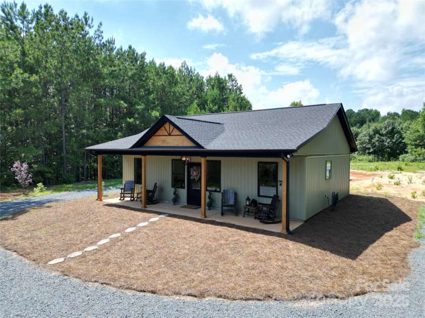 425 MARTIN Road, Wadesboro, NC 28170.  MLS# CAR4280277, YatesRealty ID 27608. 