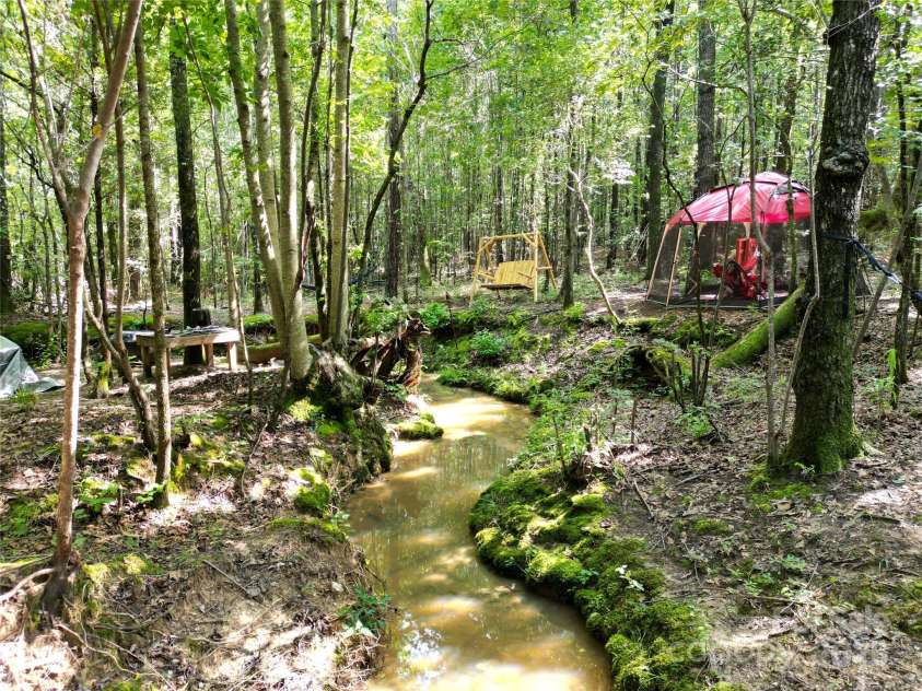 425 MARTIN Road, Wadesboro, NC 28170.  MLS# CAR4280277, YatesRealty ID 27608. 