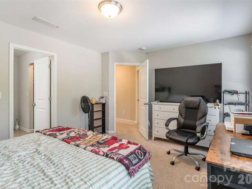 383 Battery Circle, Clover, SC 29710.  MLS# CAR4382483, YatesRealty ID 27609. 