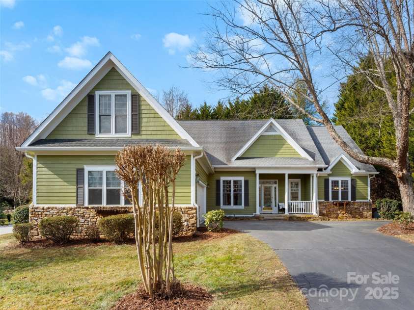 44 Chip Shot Court, Mills River, NC 28759.  MLS# CAR4252538, YatesRealty ID 27610. 
