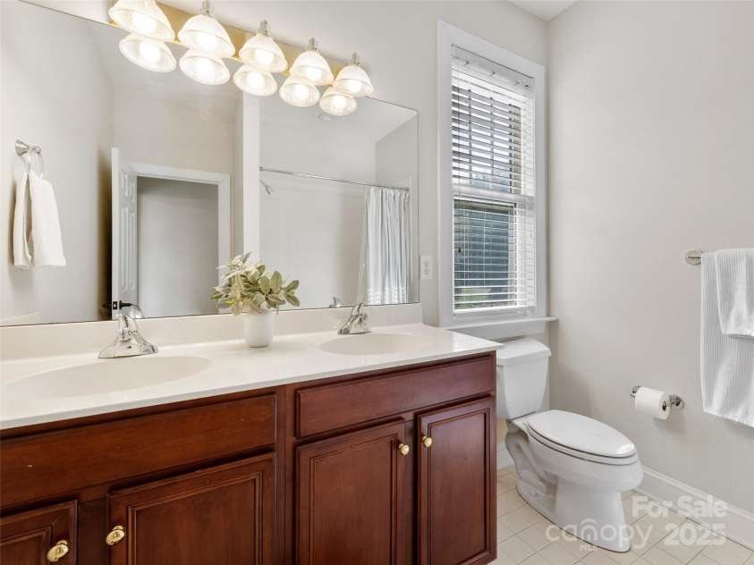 44 Chip Shot Court, Mills River, NC 28759.  MLS# CAR4252538, YatesRealty ID 27610. 