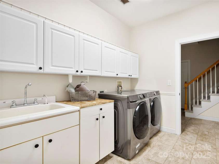 44 Chip Shot Court, Mills River, NC 28759.  MLS# CAR4252538, YatesRealty ID 27610. 