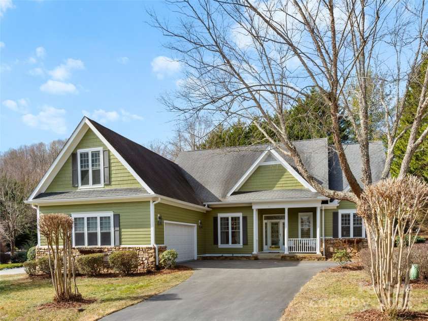 44 Chip Shot Court, Mills River, NC 28759.  MLS# CAR4252538, YatesRealty ID 27610. 