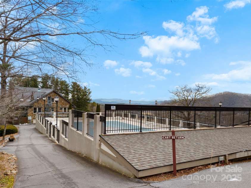 44 Chip Shot Court, Mills River, NC 28759.  MLS# CAR4252538, YatesRealty ID 27610. 
