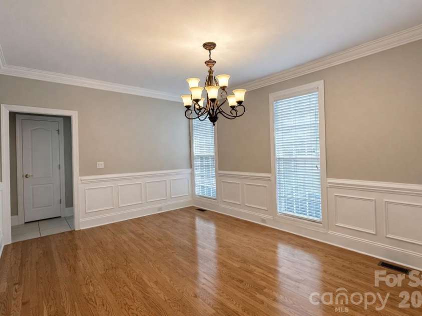 9220 Holly Hill Farm Road, Charlotte, NC 28277.  MLS# CAR4388039, YatesRealty ID 27610. Dinning room