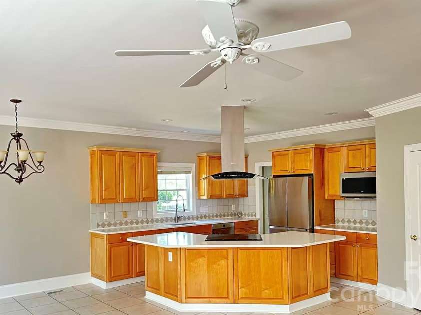 9220 Holly Hill Farm Road, Charlotte, NC 28277.  MLS# CAR4388039, YatesRealty ID 27610. Kitchen