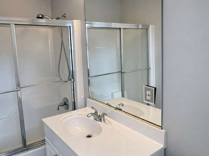 9220 Holly Hill Farm Road, Charlotte, NC 28277.  MLS# CAR4388039, YatesRealty ID 27610. Second Bath