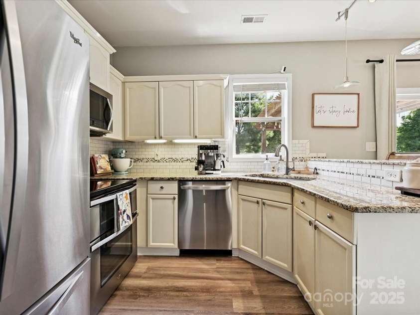 1011 Benning Circle, Indian Trail, NC 28079.  MLS# CAR4277178, YatesRealty ID 27611. 