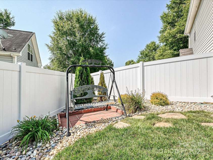 1011 Benning Circle, Indian Trail, NC 28079.  MLS# CAR4277178, YatesRealty ID 27611. 