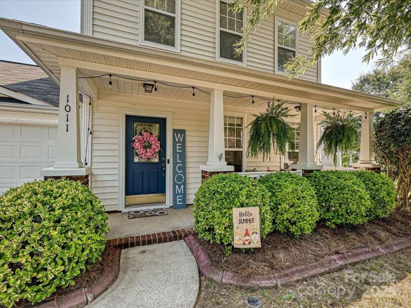 1011 Benning Circle, Indian Trail, NC 28079.  MLS# CAR4277178, YatesRealty ID 27611. Inviting front porch