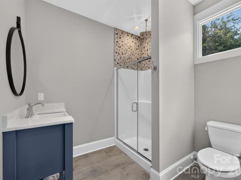 137 Brockton Lane, Mooresville, NC 28117.  MLS# CAR4361731, YatesRealty ID 27611. ADU bath