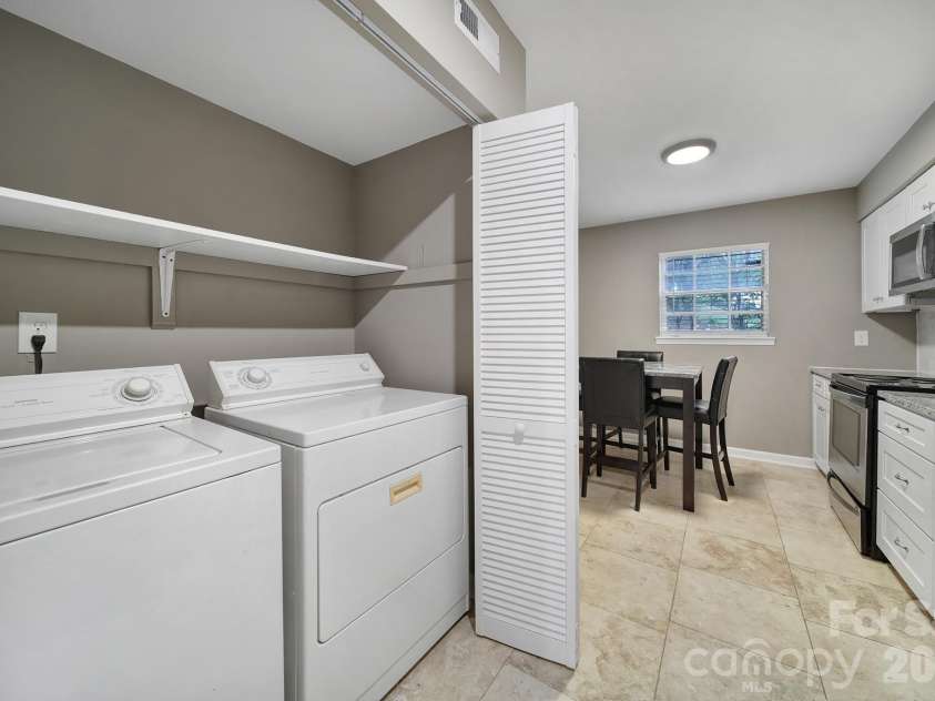 11005 Hunter Trail, Charlotte, NC 28226.  MLS# CAR4374581, YatesRealty ID 27612. 