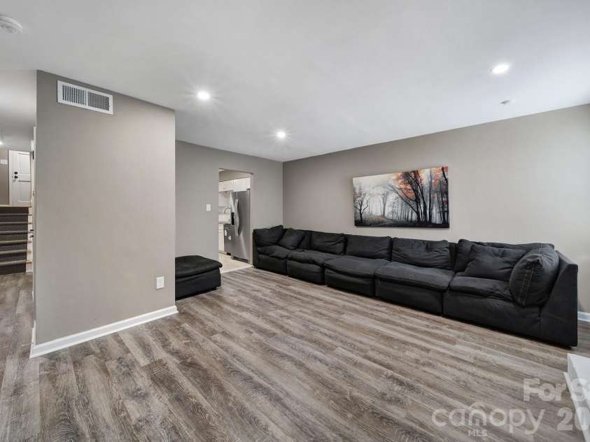 11005 Hunter Trail, Charlotte, NC 28226.  MLS# CAR4374581, YatesRealty ID 27612. 