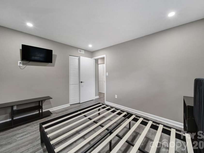 11005 Hunter Trail, Charlotte, NC 28226.  MLS# CAR4374581, YatesRealty ID 27612. 