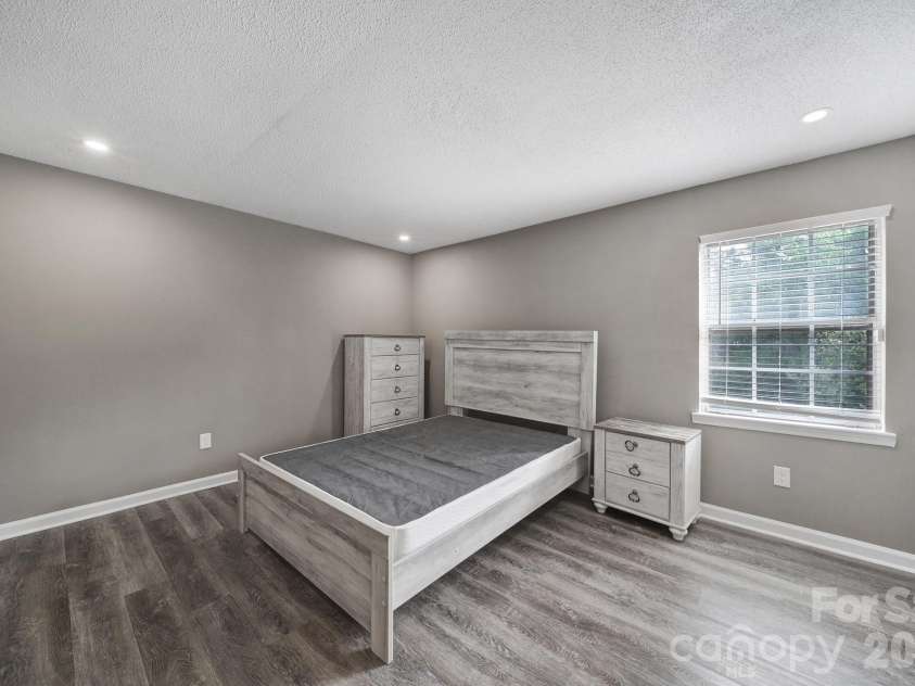11005 Hunter Trail, Charlotte, NC 28226.  MLS# CAR4374581, YatesRealty ID 27612. 