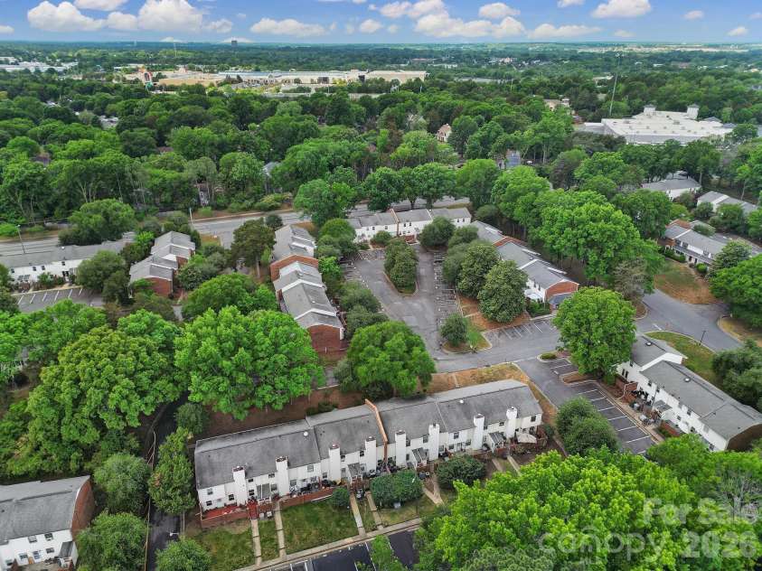 11005 Hunter Trail, Charlotte, NC 28226.  MLS# CAR4374581, YatesRealty ID 27612. 