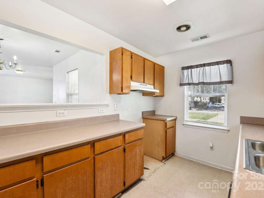 3420 Kentucky Avenue, Charlotte, NC 28216.  MLS# CAR4269109, YatesRealty ID 27612. 