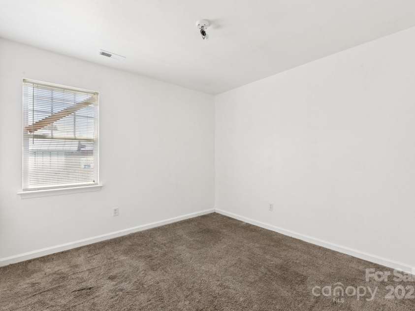 3420 Kentucky Avenue, Charlotte, NC 28216.  MLS# CAR4269109, YatesRealty ID 27612. 