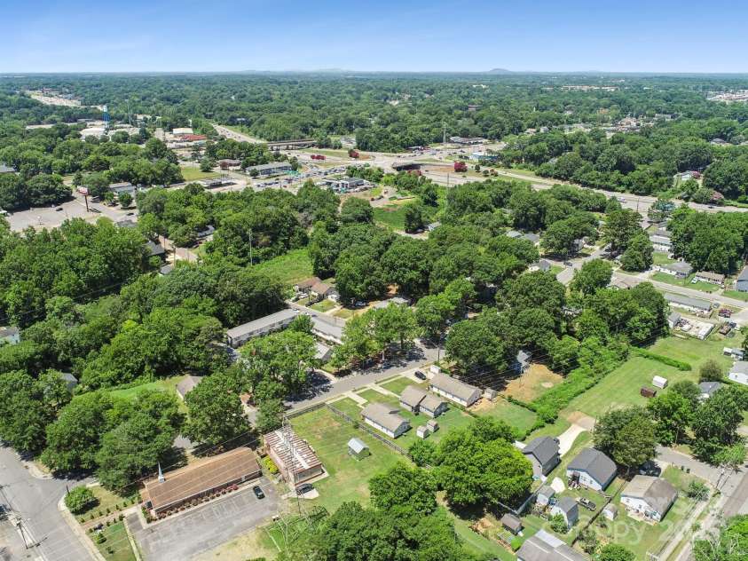 3420 Kentucky Avenue, Charlotte, NC 28216.  MLS# CAR4269109, YatesRealty ID 27612. 