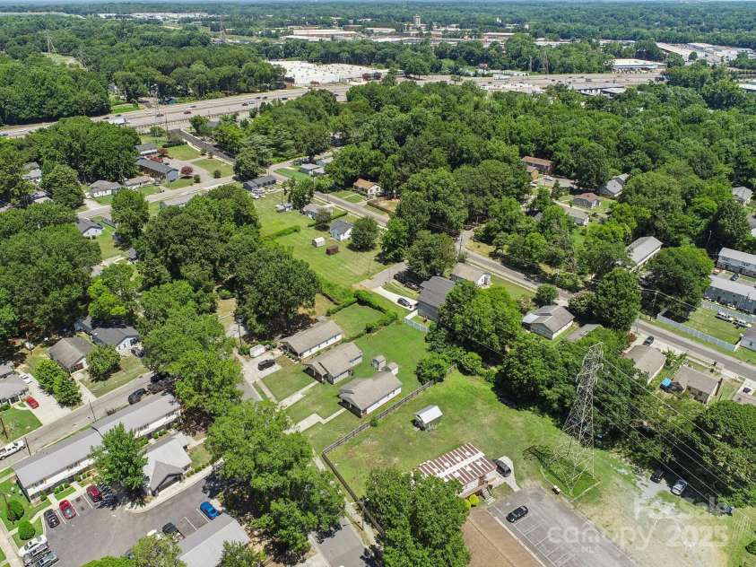 3420 Kentucky Avenue, Charlotte, NC 28216.  MLS# CAR4269109, YatesRealty ID 27612. 