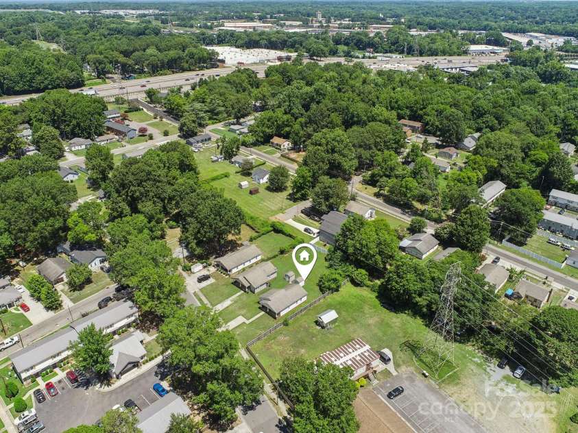3420 Kentucky Avenue, Charlotte, NC 28216.  MLS# CAR4269109, YatesRealty ID 27612. 