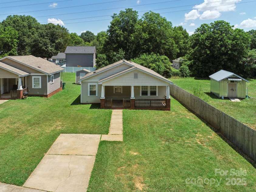 3420 Kentucky Avenue, Charlotte, NC 28216.  MLS# CAR4269109, YatesRealty ID 27612. 