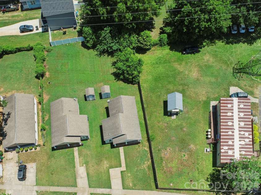 3420 Kentucky Avenue, Charlotte, NC 28216.  MLS# CAR4269109, YatesRealty ID 27612. 