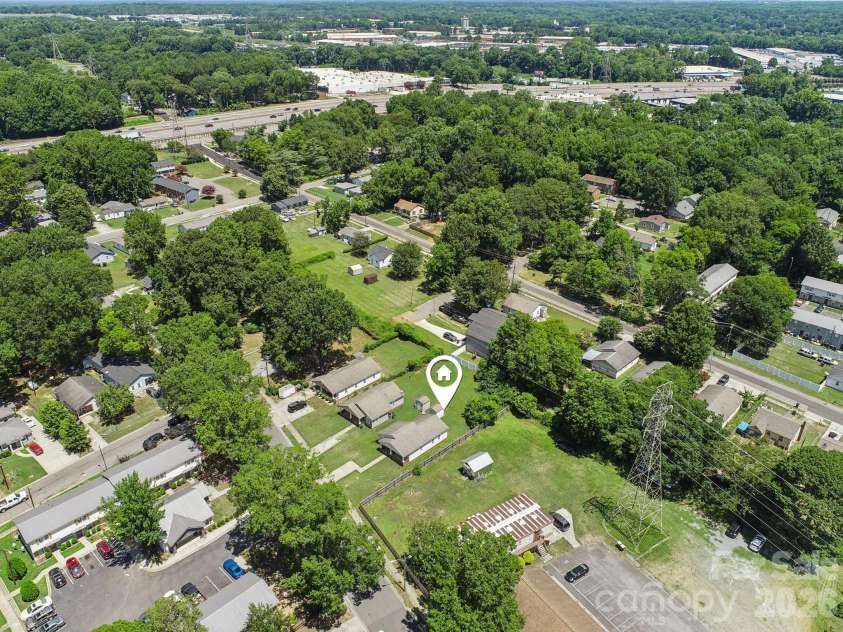 3420 Kentucky Avenue, Charlotte, NC 28216.  MLS# CAR4269109, YatesRealty ID 27612. 