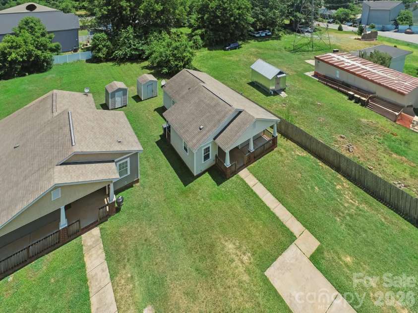 3420 Kentucky Avenue, Charlotte, NC 28216.  MLS# CAR4269109, YatesRealty ID 27612. 
