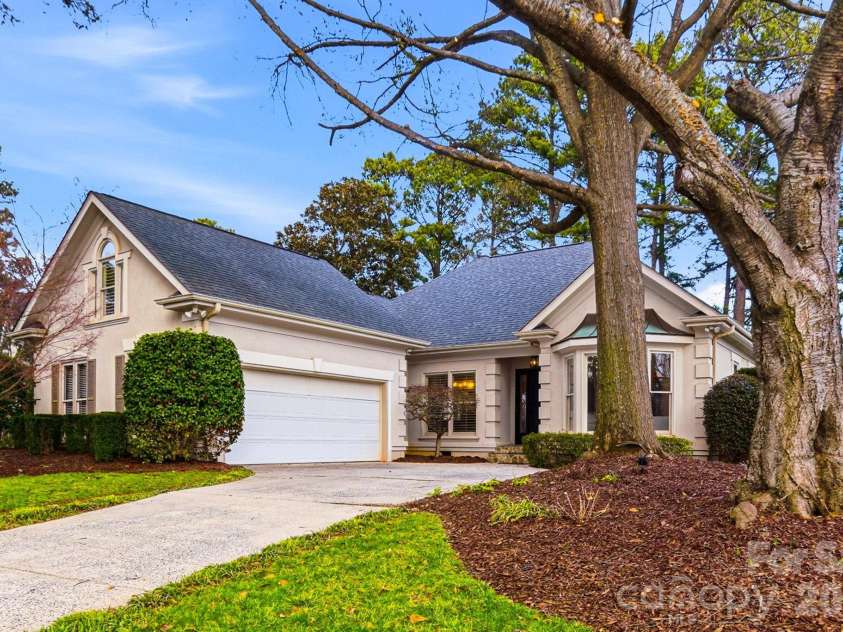 17206 Players Ridge Drive, Cornelius, NC 28031.  MLS# CAR4353041, YatesRealty ID 27614. 