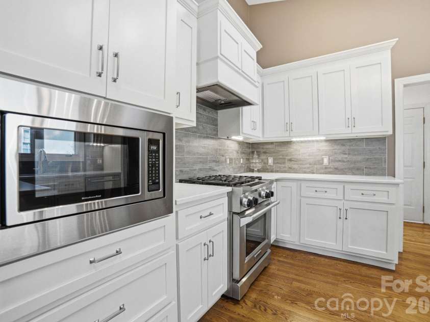 17206 Players Ridge Drive, Cornelius, NC 28031.  MLS# CAR4353041, YatesRealty ID 27614. 
